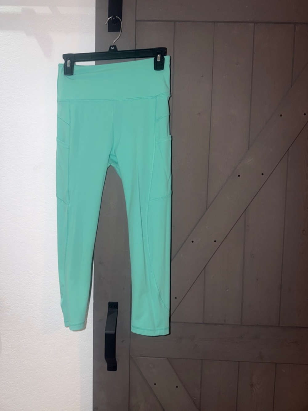 High-Waist Performance Capris - Mint Green